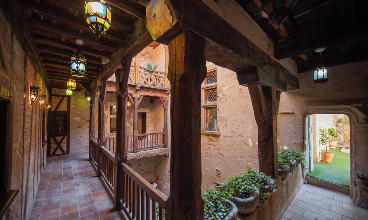 Cordes-sur-Ciel Bed & Breakfast | Maison Bakéa