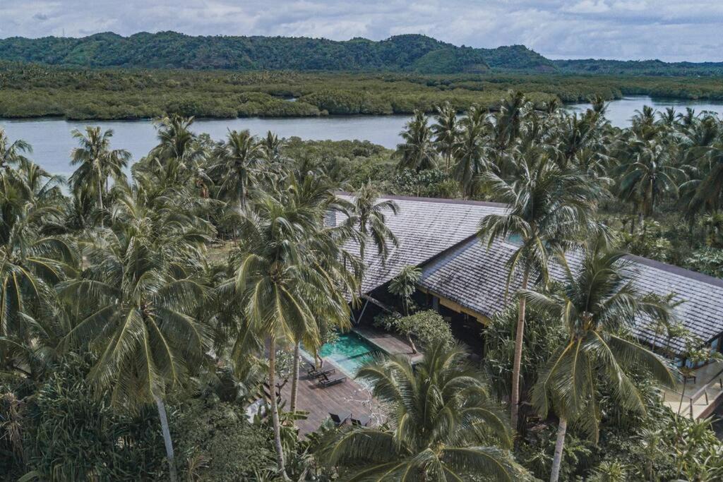 Catangnan Villa | Maison Bukana