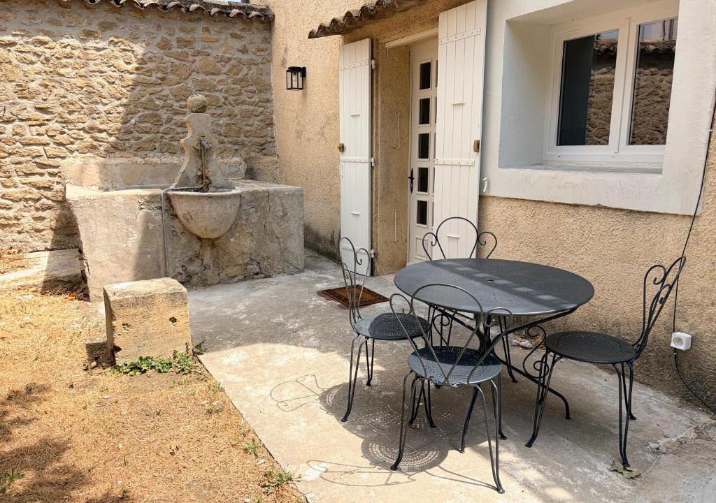 Sainte-Cecile-les-Vignes House | Maison calme terrasse wifi clim centre village