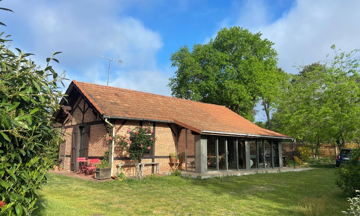 Escource House | Maison Clôturée, Plages, Lacs, Océan et Jacuzzi. Animaux de Compagnie Acceptés