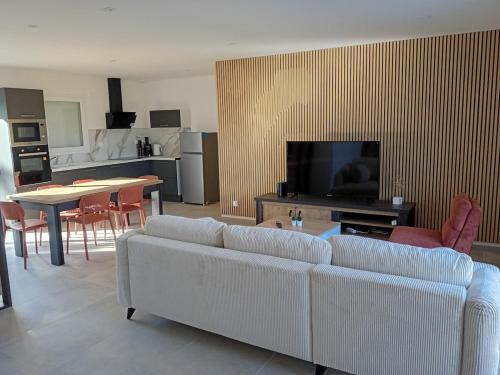 Saint-Sorlin-en-Valloire Villa | maison confortable, climatisée
