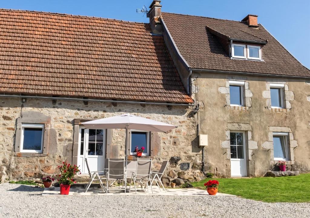 Bagnols House | Maison conviviale à Bagnols avec terrasse et jardin