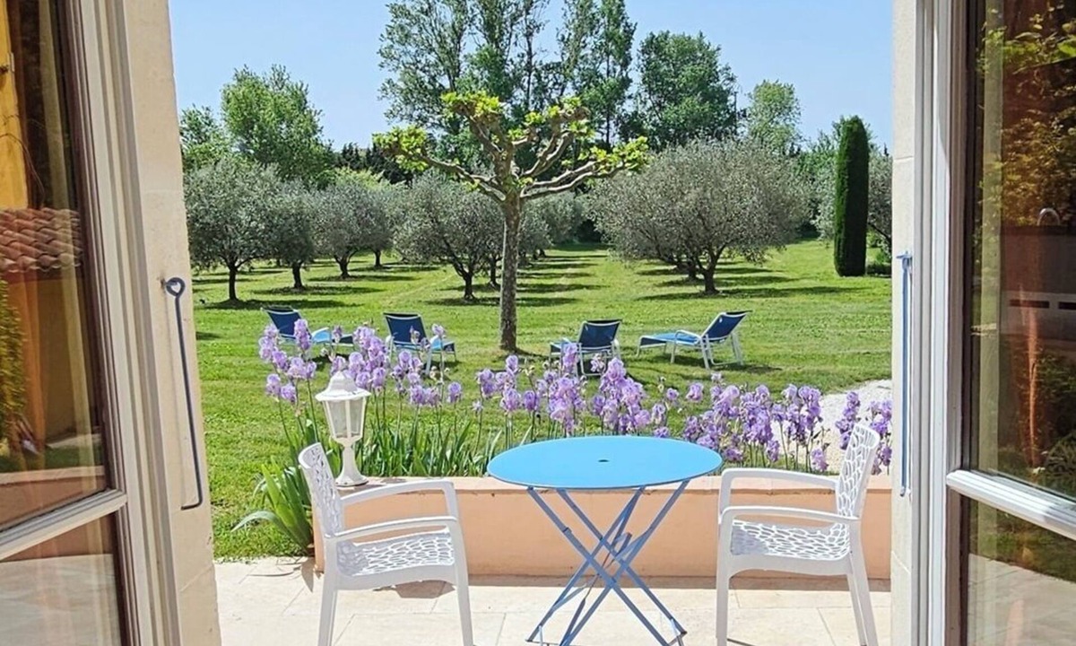 Tulette House | Maison d'hôtes La Ramade, 5 chambres et table d'hôtes en Provence (12 pers)