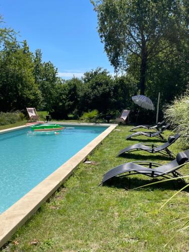 Charras House | Maison de bourg Charras, 11 personnes, piscine