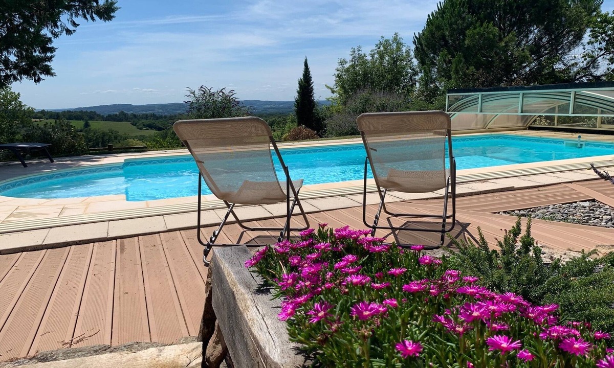 Curemonte Cottage | Maison de Charme* with swimming pool and spectacular view