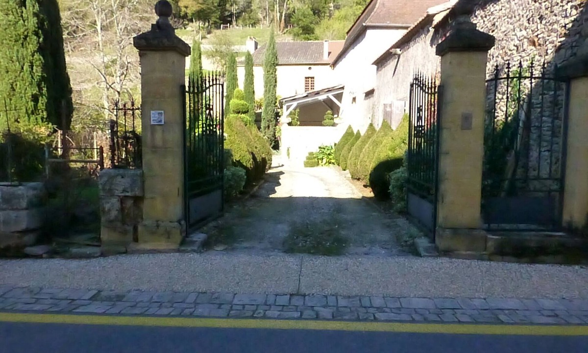 Cadouin House | Maison de Marius - Pets welcome -Fenced grounds1600 m2- Heated pool
