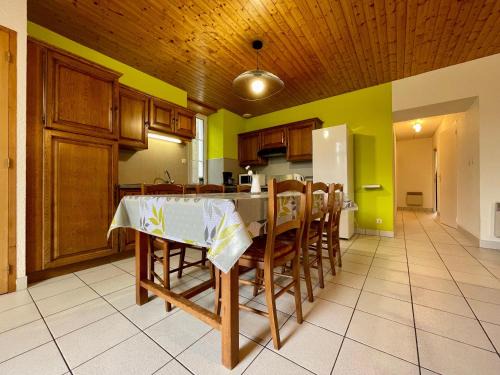 Saint-Julien-Molhesabate House | Maison de plain-pied rénovée en 2018 avec jardin privatif, calme, nature et activités à Saint-Julien - FR-1-582-265