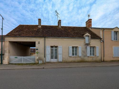 Neuillay-les-Bois House | Maison de plain-pied en Brenne avec cour close, Wifi et proche de Châteauroux et étang de pêche - FR-1-591-104