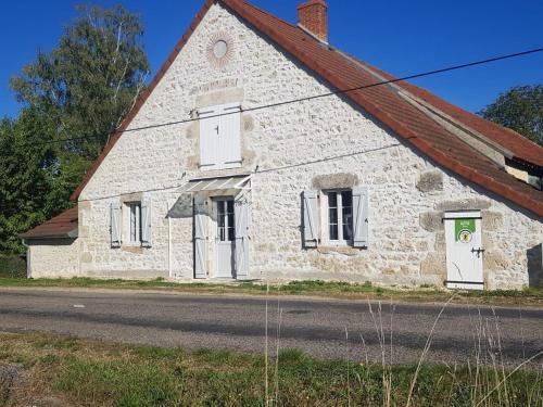 Rongeres House | Maison de plain-pied confortable avec jardin à Rongères - FR-1-489-381