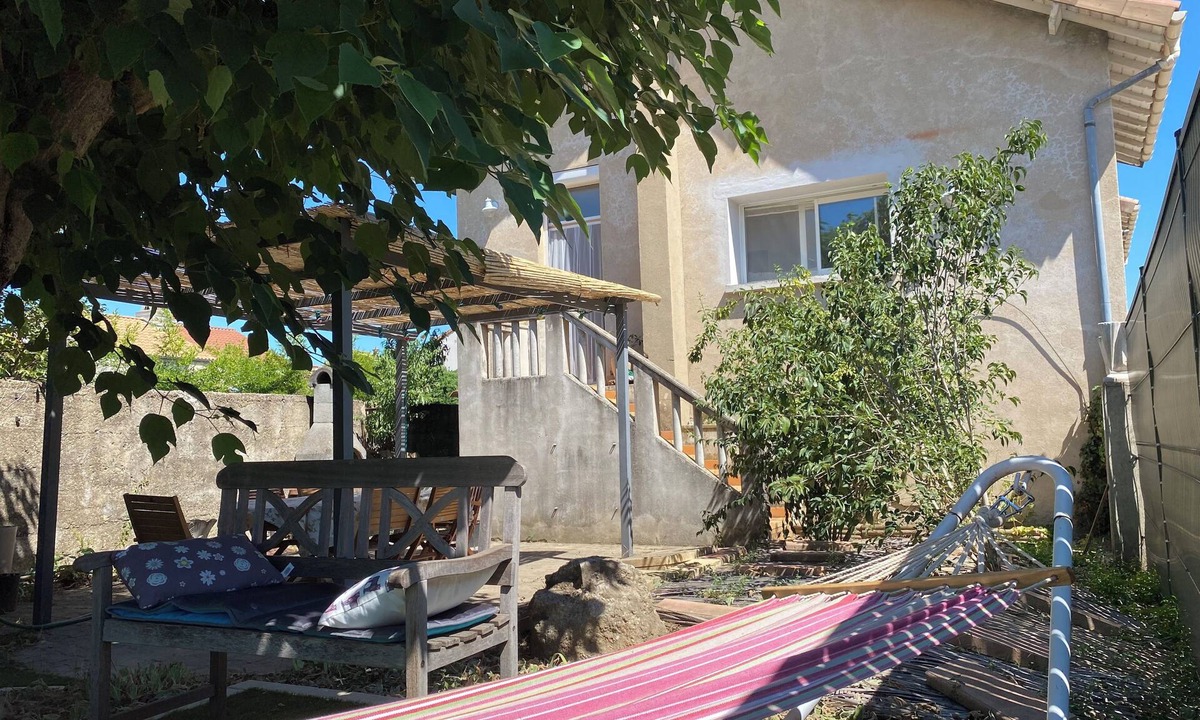 Saint-Peray House | Maison de rue Dans Village Viticole de L'ardèche, au Pied du Château de Crussol