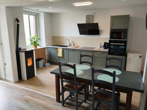 Le Mayet-de-Montagne House | Maison de village