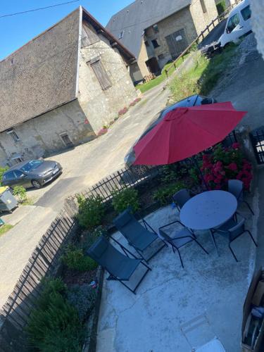 La Motte-Servolex House | Maison de village entre lac et montagne