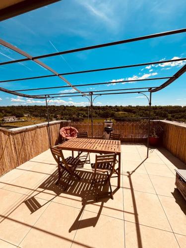 Montagnac-Montpezat Apartment | Maison de village avec terrasse