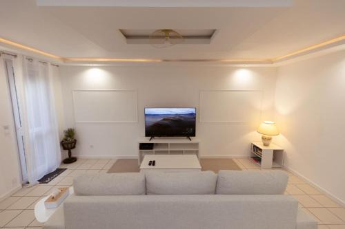 Val-de-Reuil Apartment | Maison des Compagnons