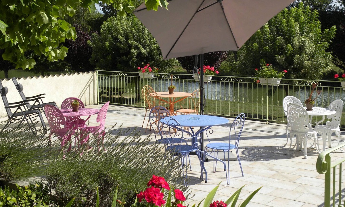 Buffon Apartment | MAISON des FORGES, In Buffon, village of Auxois facing the Bourgne Canal