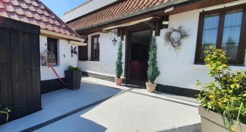 Bealencourt House | Maison des Roses