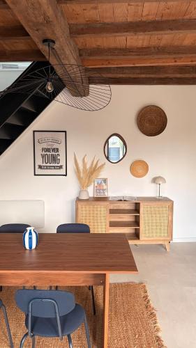Saint-Bonnet-les-Oules Apartment | Maison entière avec 2 chambres , Jardin et parking