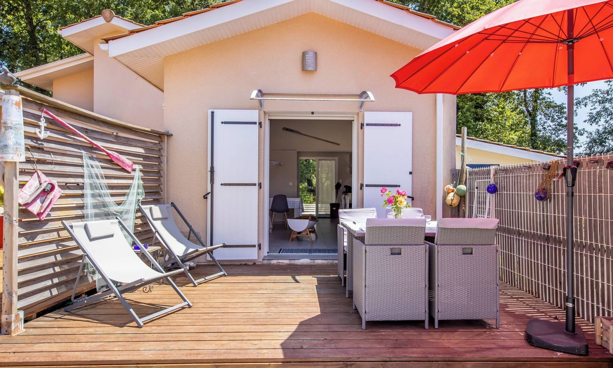 Ares House | Maison Escapades Marines – Terrace and Comfort in the Heart of the Village