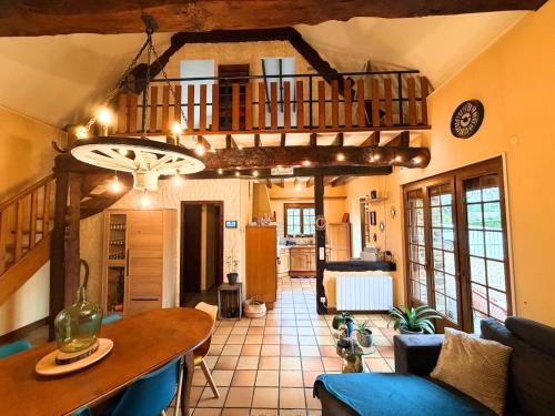 Saint-Aubin-de-Terregatte House | Maison paisible Normandie