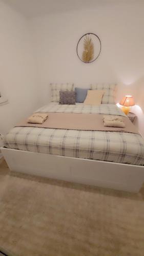 Saint-Julien-de-Concelles Bed & Breakfast | Maison spacieuse