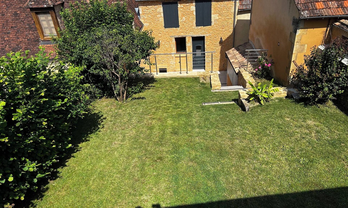 Sainte-Alvere House | Maison de Village Avec Jardin