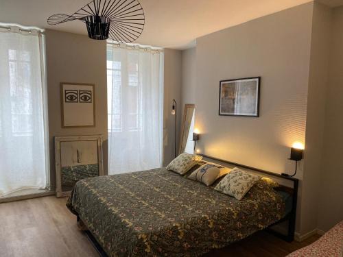 Bagneres-de-Luchon Apartment | MAISON GERMÈS - CENTRAL & STANDING - Appartements traversants - Lits 180 King Size - Linge de lit et de toilette inclus - Parking privé - Espace Télétravail