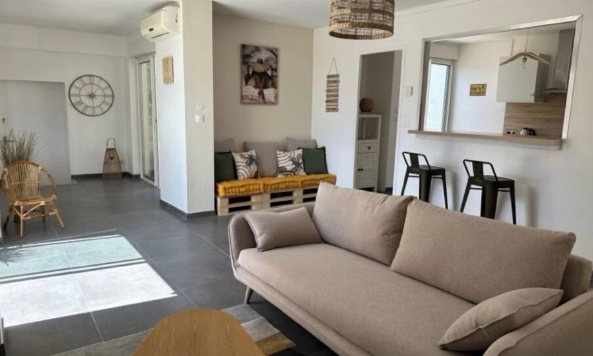 Beziers Villa | Maison Guyenne Lovely, cosy house furnished with care and comfort