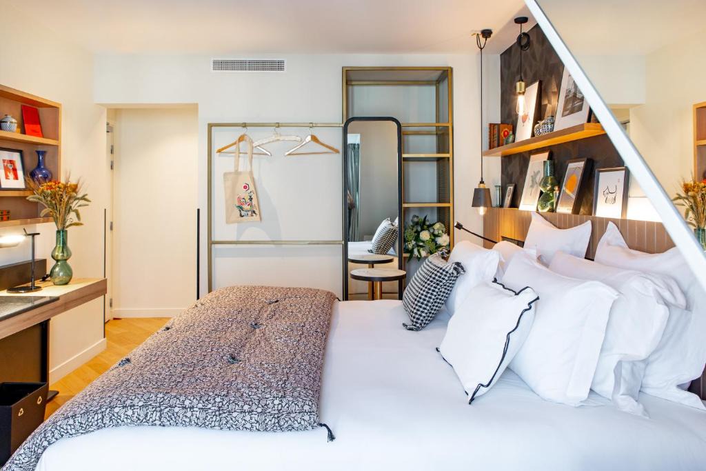 Quartier de Rochechouart Hotel | Maison Mère