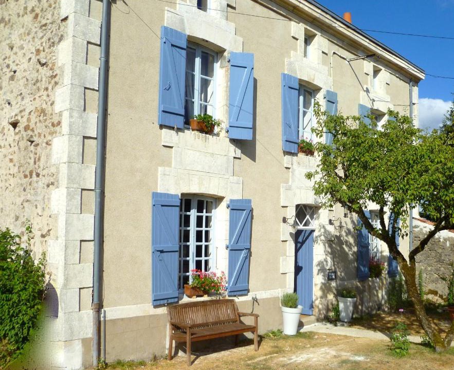 Droux Bed & Breakfast | Maison Marie