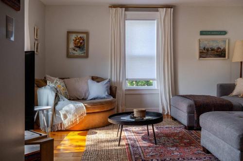 Bloomfield House | Maison Marigold ST-2019-0060-R5