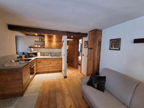 Pallusieux Apartment | Maison Martin