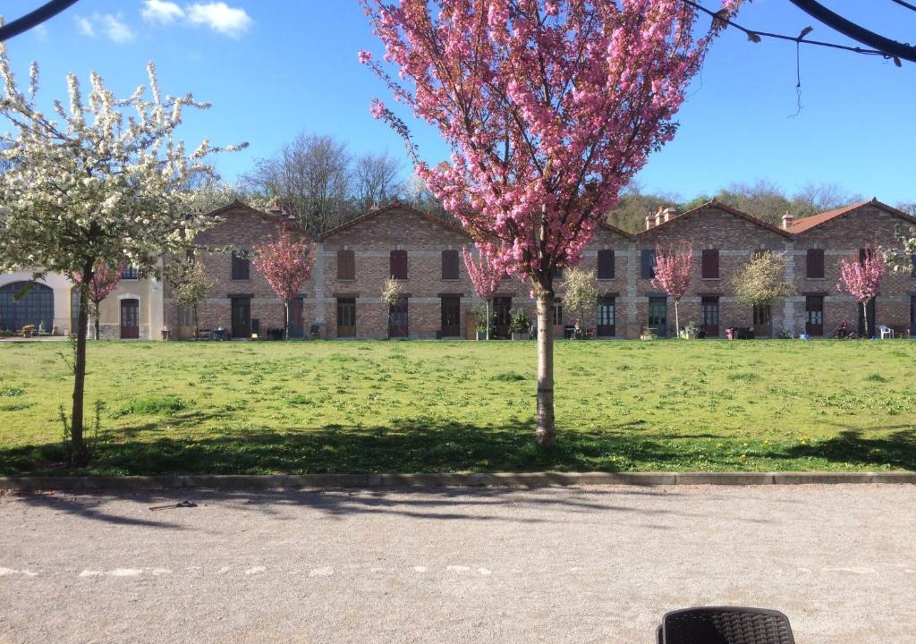 Saint-Denis House | Maison mitoyenne mansardé