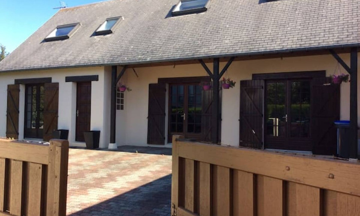 Evreux House | Maison Paisible Avec Jardin 10 min à Pied Gare et 20 min à Pied Centre Ville