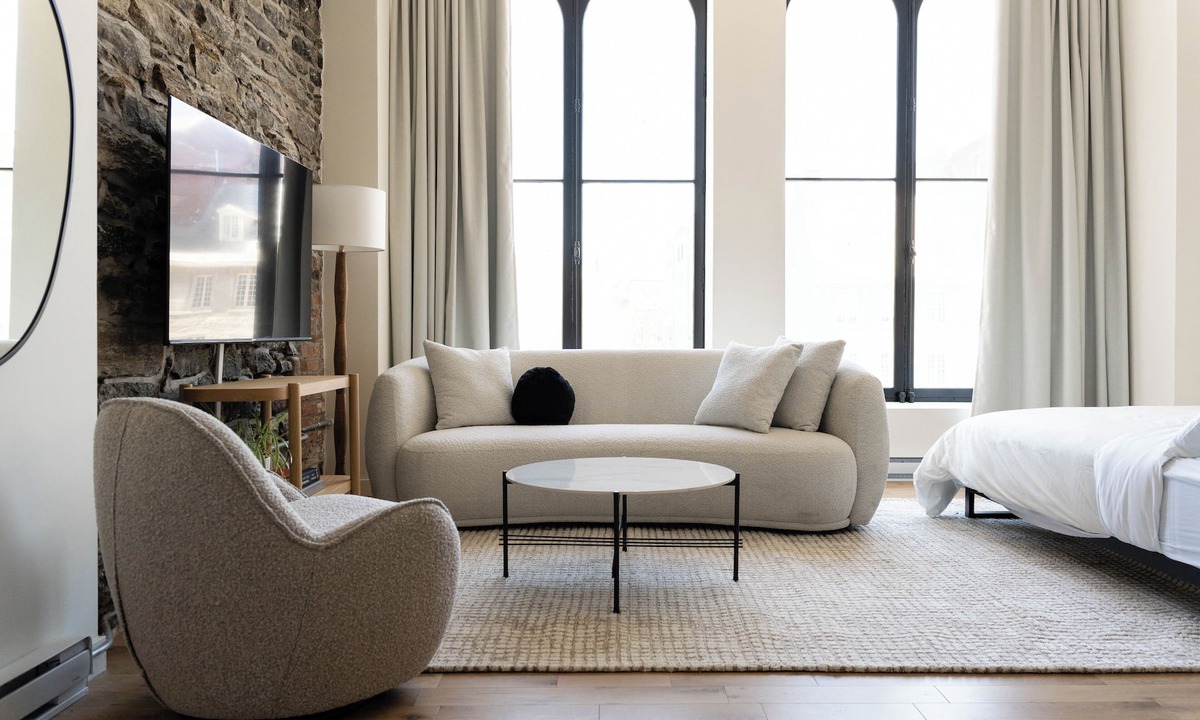 Old Montreal Apartment | Maison Place Jacques-Cartier by Luxury In Transit
