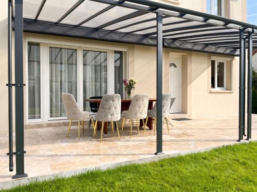 Pontault-Combault House | Maison spacieuse avec terrasse à Pontault-Combault