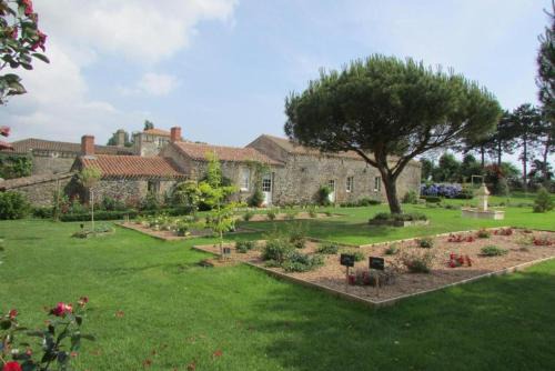 Landevieille House | Maison spacieuse proche du centre de Landevieille + jardin clôturé