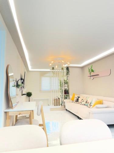 Seolcheon-myeon Apartment | Maison Stay