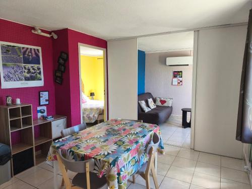 Montelimar Apartment | Maison Tifaloc