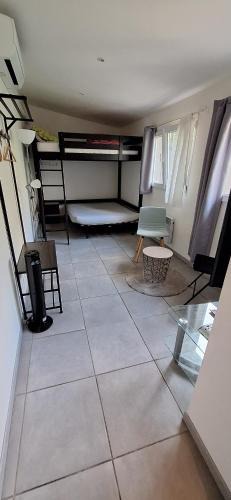 Chateauvert House | Maisonette bedogao
