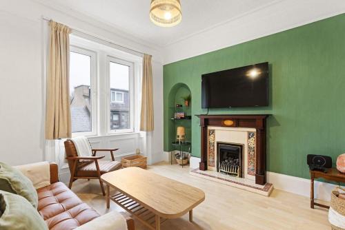 Galashiels Apartment | Maisonette Hideout with free street parking