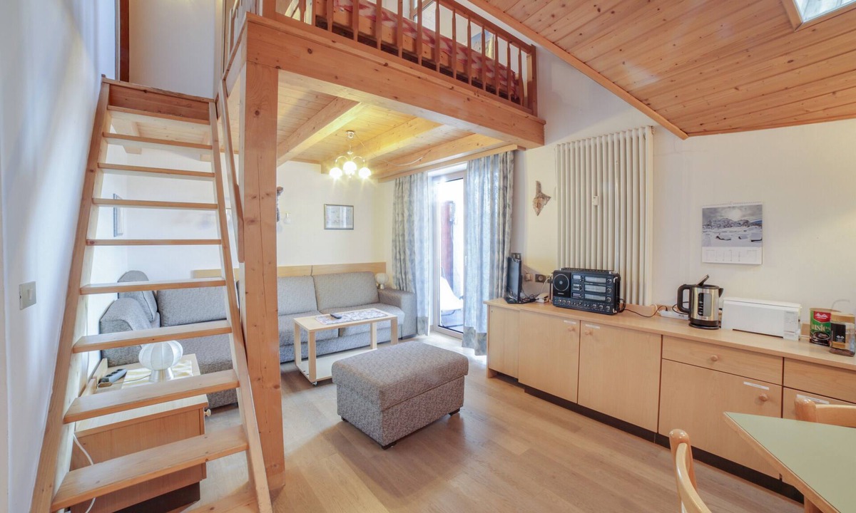 Avelengo Apartment | Maisonette "Meraner Blick" with Balcony & Wi-Fi; Parking Available