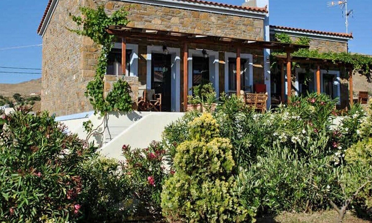 Myrina Apartment | Maisonette With Pool & Beach