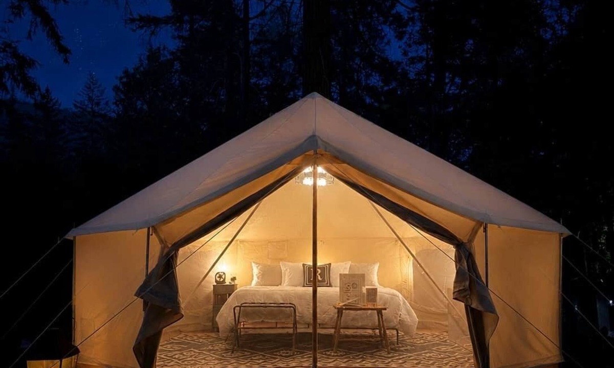 Burnt Ranch Cabin | Majestic View | King Room at Radio Ranch (Tub)