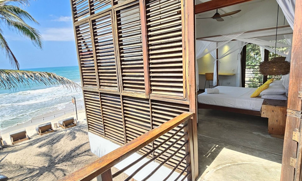 Palomino Hotel | Makao Beach Hotel