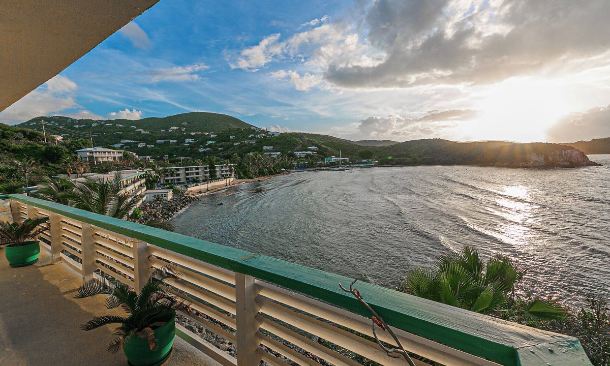 Estate Bolongo Condo | Make Good Waves- OCEAN VIEW 2 Bed & 2 Bath