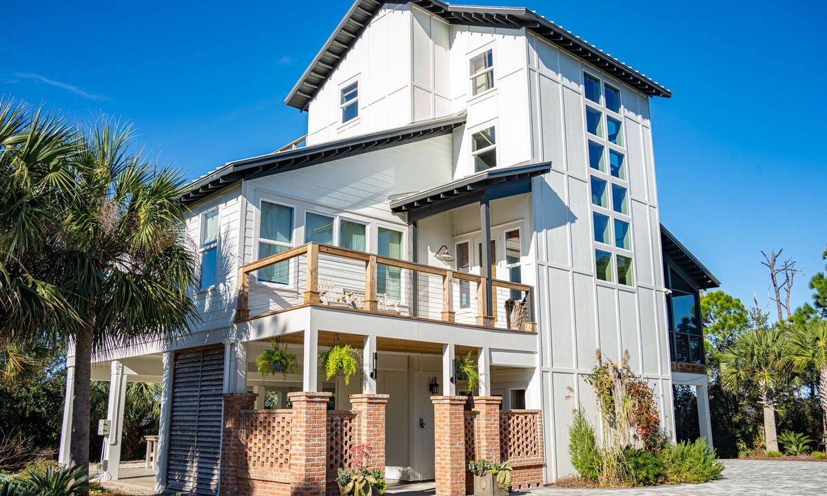 Plantation House | Make Waves for LESS 20% OFF! 'Forcynthia' Luxury Bay Home 4BR/4.5BA