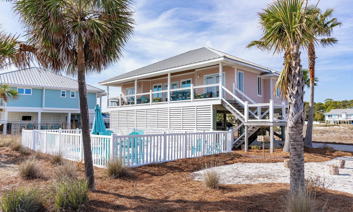 East End House | Make Waves for LESS 20% OFF! Across Street from Beach, Private Pool