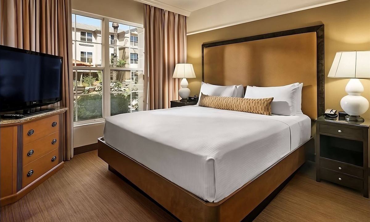 Gainey Village Villas Hotel | Make Your Trip More Enjoyable! w/Pool, Near OdySea Aquarium, Pet-Friendly!