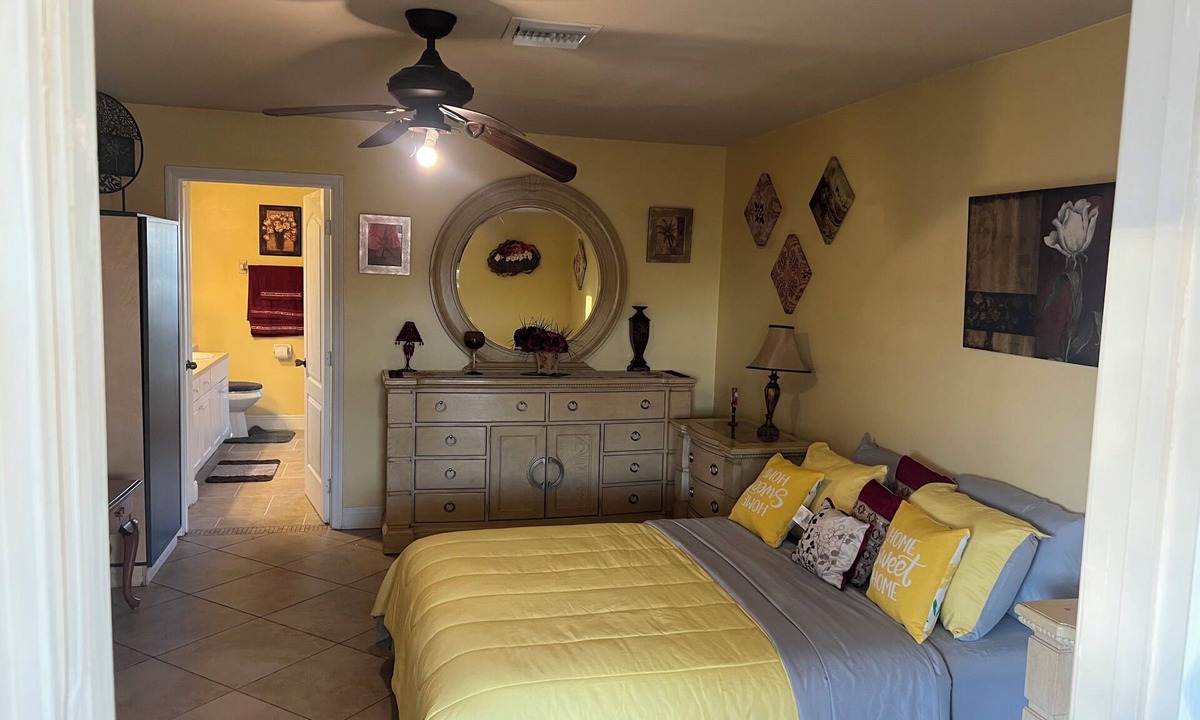 Lehigh Acres Apartment | Make yourself at home in this delightful 1-bedroom Lehigh Acres retreat.