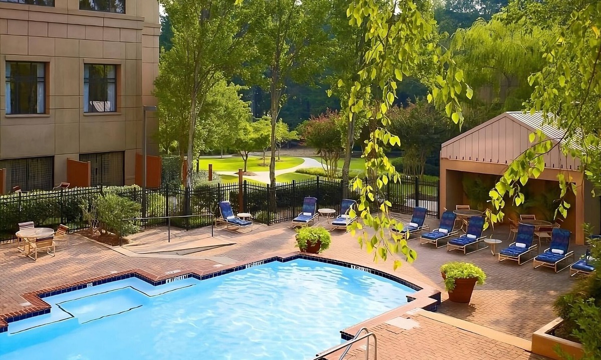 Gwinnett Place Hotel | Making The Best Memories Along The Way! 3 Comfortable units with Pool Access